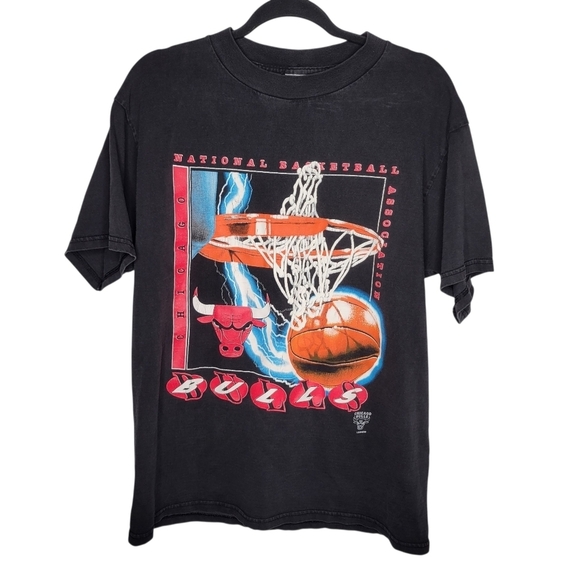 LOGO 7 Other - Vintage 90s Chicago Bulls NBA Basketball Lightning Logo 7 Graphic T-Shirt Size L